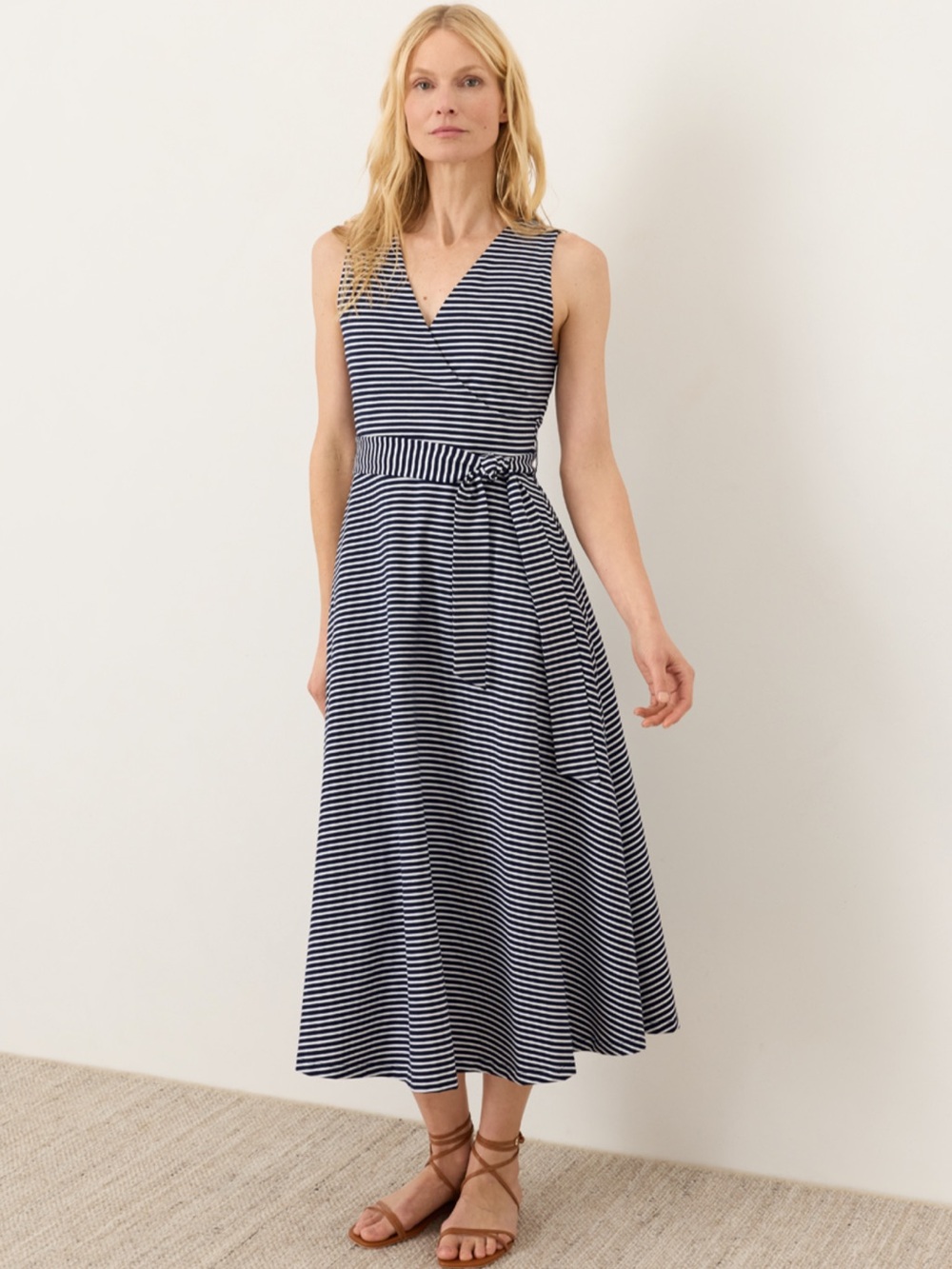 Pact Women's Hudson Stripe Navy Blue Stripe Fit & Flare Easy V-Neck Small